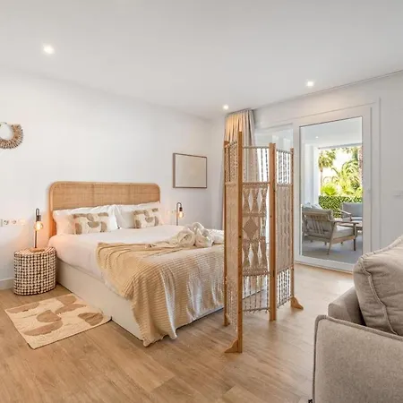 Al4-2005 - - Alcazaba Lagoon Apartment