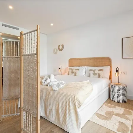 Al4-2005 - - Alcazaba Lagoon * Estepona